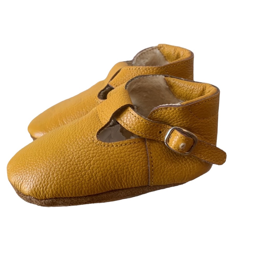 New Donsje leather baby/toddler shoes fleece lined neutral size 18-24M